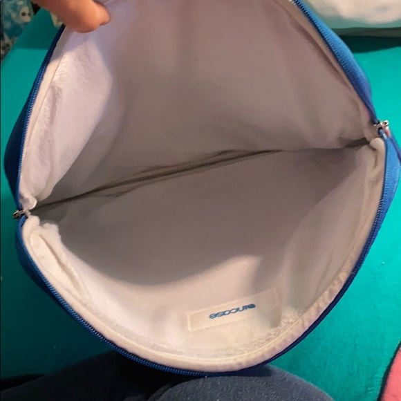 Blue Incase laptop sleeve MacBook 13” - Picture 3 of 6